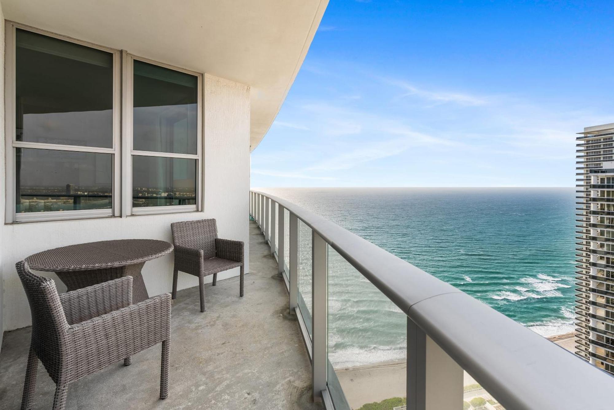 High Floor Corner 2 Bdr At Lyfe Resort Hollywood Exterior foto